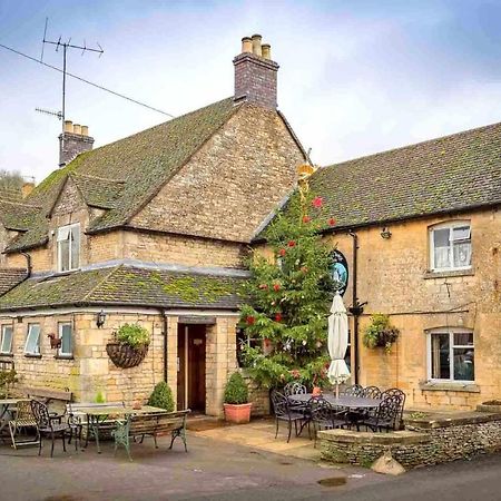Flynn'S Barn Villa Aylworth ภายนอก รูปภาพ