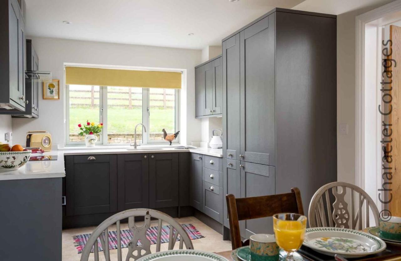 Flynn'S Barn Villa Aylworth ภายนอก รูปภาพ