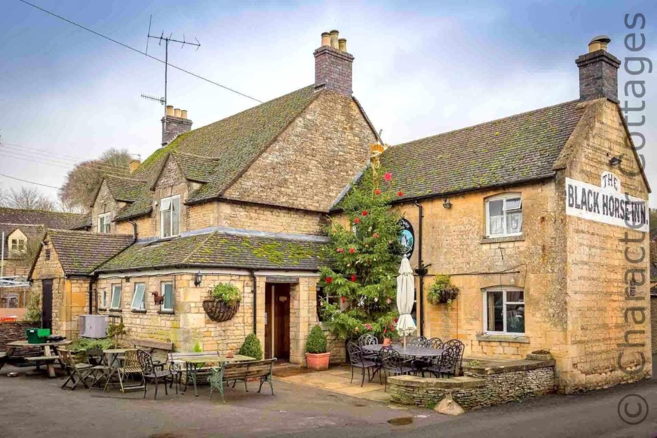 Flynn'S Barn Villa Aylworth ภายนอก รูปภาพ