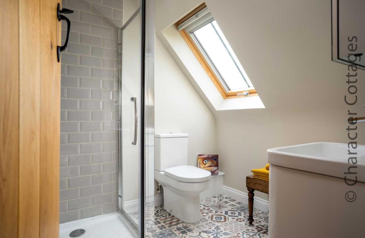 Flynn'S Barn Villa Aylworth ภายนอก รูปภาพ